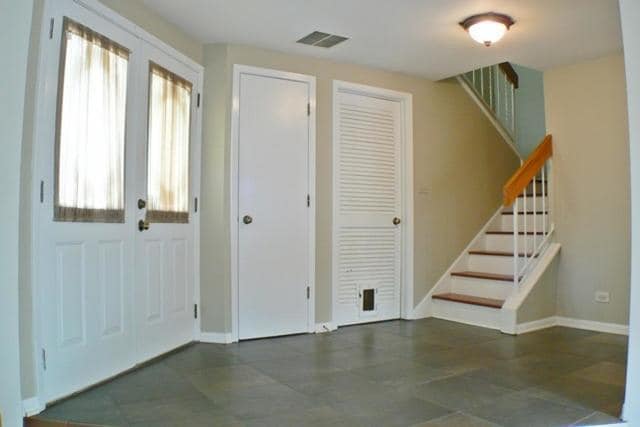 40 Sarahs Grove Ln in Schaumburg, IL - Building Photo - Building Photo