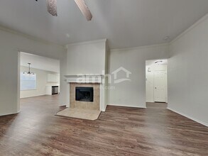 1013 White Marlin Dr in Burleson, TX - Building Photo - Building Photo