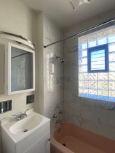 6332 N Magnolia Ave, Unit 3W in Chicago, IL - Foto de edificio - Building Photo