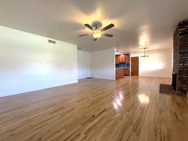 5 Montclair Dr in Chico, CA - Building Photo - Building Photo