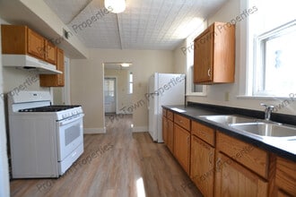 835 N Broadway St, Unit 1 in Joliet, IL - Building Photo - Building Photo