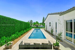 2830 NE 56th Ct in Fort Lauderdale, FL - Building Photo