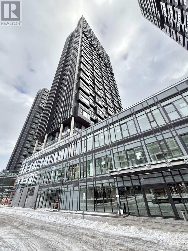 1 Quarrington Lane in North York, ON - Building Photo - Building Photo