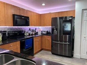 8900 NW 107th Ct in Doral, FL - Building Photo - Building Photo