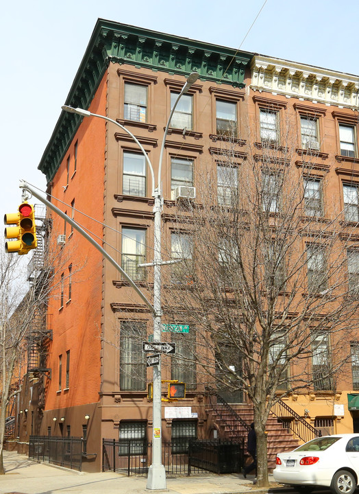 1974 Madison Ave in New York, NY - Foto de edificio