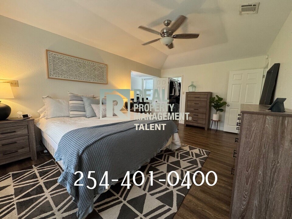 117 Moses Manor Dr in Lorena, TX - Building Photo