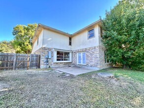 905 Parkview Dr in Pflugerville, TX - Building Photo - Building Photo