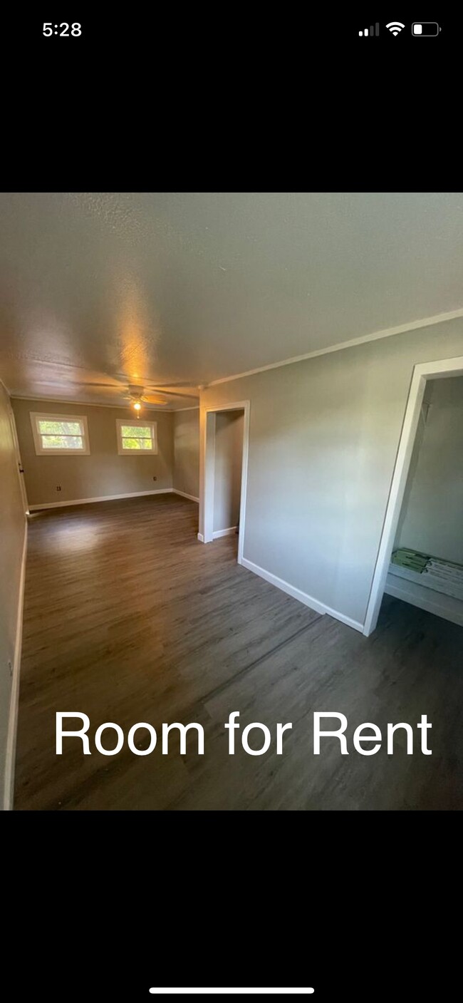 316 Holiday Dr in Lansing, KS - Building Photo - Building Photo