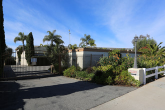 Fontainbleau Terrace in Carlsbad, CA - Building Photo - Building Photo