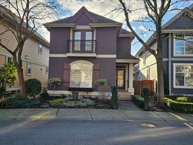 5949 Officers Row in Chilliwack, BC - Building Photo