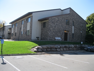 South Oak Apartments in Northfield, MN - Building Photo