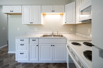 50-62-62 East St in Schaghticoke, NY - Foto de edificio - Building Photo