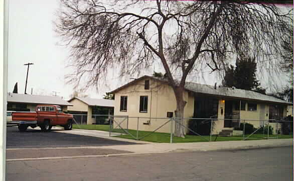 4352 Rosebud Ln in La Mesa, CA - Foto de edificio - Building Photo