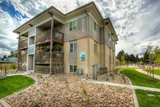 Villages on Plum Street in Fort Collins, CO - Foto de edificio - Building Photo