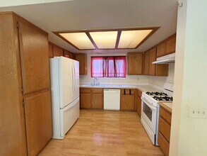 18246 Fairview Dr in Fontana, CA - Building Photo - Building Photo