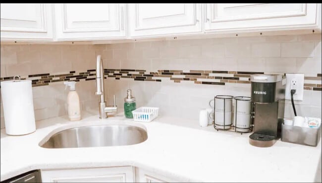 662 Bleecker St in Utica, NY - Building Photo - Building Photo