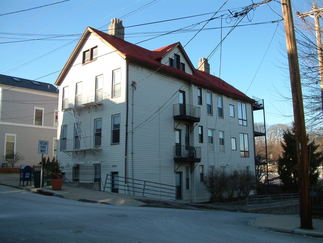 988-990 Hatch St in Cincinnati, OH - Foto de edificio - Building Photo