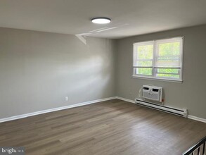319 Columbia Ave in Stratford, NJ - Building Photo - Building Photo