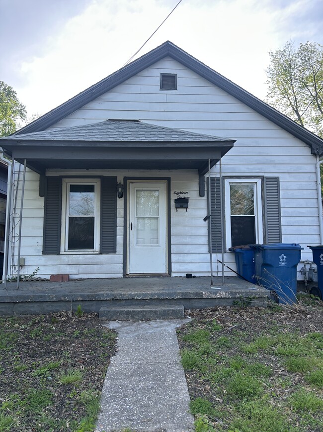 property at 1816 Central Alton