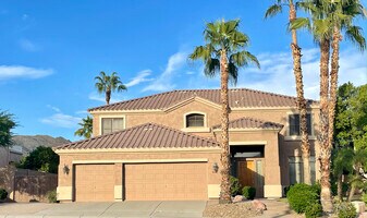 1608 W Amberwood Dr in Phoenix, AZ - Building Photo