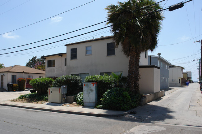 1929-1931 Fortuna Ave in San Diego, CA - Foto de edificio - Building Photo