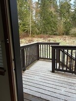 6142 Lynwood Center Rd NE, Unit Apartment on Bainbridge in Bainbridge Island, WA - Building Photo