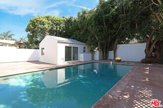 12524 Woodbine St in Los Angeles, CA - Foto de edificio - Building Photo