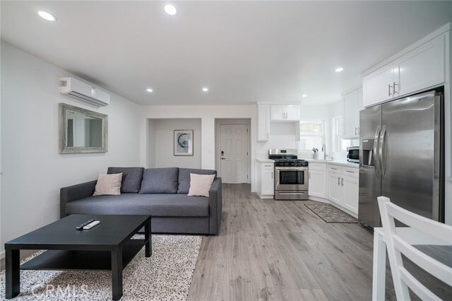 property at 409 W Harvard St