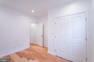 5346 Delancey St in Philadelphia, PA - Foto de edificio - Building Photo