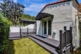 1077 Cortez St in Coral Gables, FL - Building Photo - Building Photo