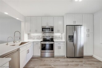 7848 Emerald Cir in Naples, FL - Building Photo - Building Photo