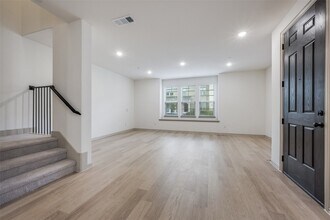 512 Parkside Dr in Argyle, TX - Foto de edificio - Building Photo