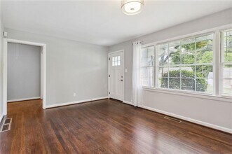 1960 Brewer Blvd SW in Atlanta, GA - Building Photo - Building Photo