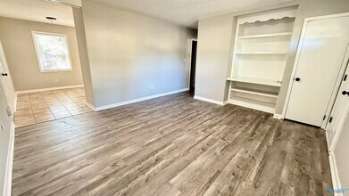 2432 Yorkshire Dr SW in Huntsville, AL - Building Photo - Building Photo