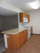 312 Baker St in Baldwin City, KS - Building Photo - Building Photo