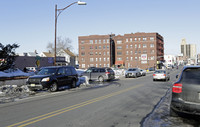 140-144 Broadway in Passaic, NJ - Foto de edificio - Building Photo