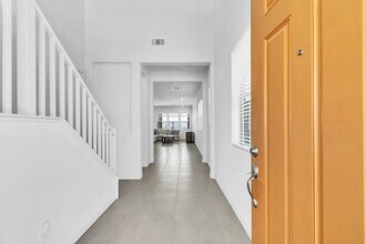 528 Parkwind Ln in Las Vegas, NV - Building Photo - Building Photo