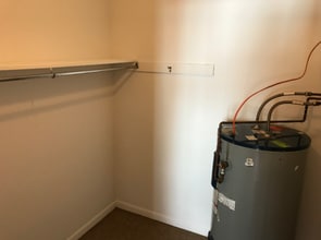 737 10th Ave in Huntington, WV - Building Photo - Building Photo