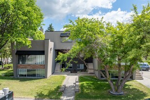 3737B Ross St in Red Deer, AB - Building Photo