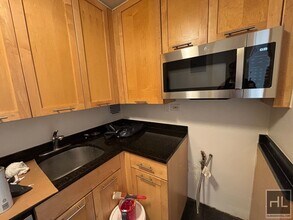 EAST 49 STREET in New York, NY - Building Photo - Building Photo