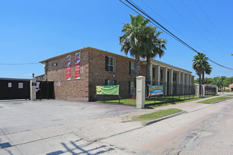 Columns On 59 Apartments in Houston, TX - Building Photo - Building Photo