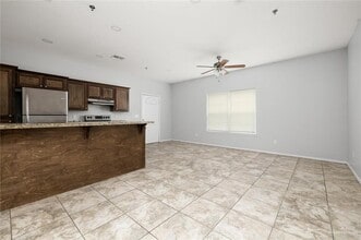 5TH E St in Weslaco, TX - Building Photo - Building Photo