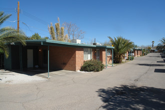 2120 N Treat Ave in Tucson, AZ - Foto de edificio - Building Photo