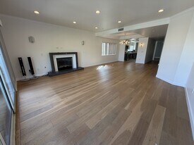 1247 Barry Ave, Unit 401 in Los Angeles, CA - Building Photo