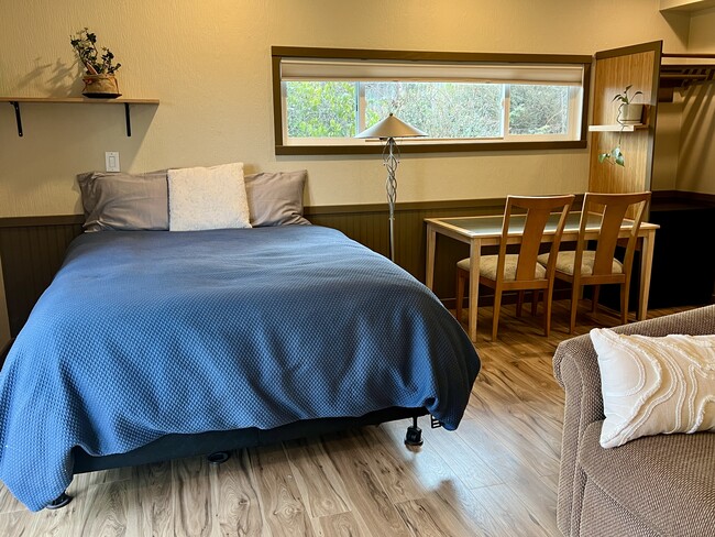 29837 Marine View Dr SW, Unit 2 in Federal Way, WA - Building Photo - Building Photo