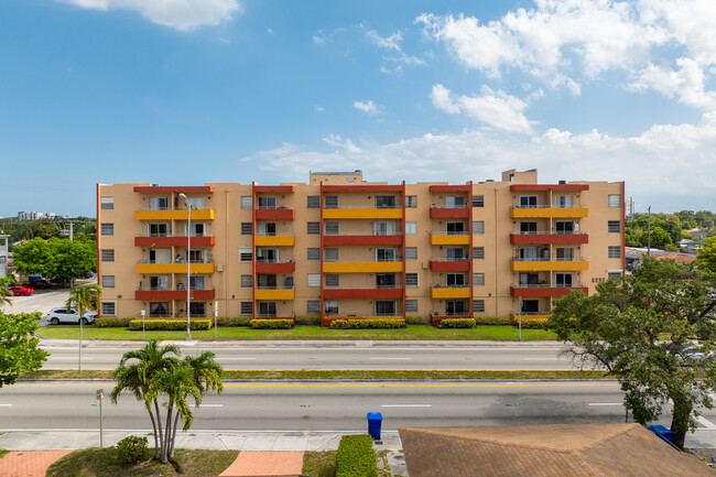 Flagler Sixty Condominiums in Miami, FL - Building Photo - Building Photo