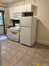 9 Barrows St, Unit B in Boston, MA - Building Photo - Building Photo