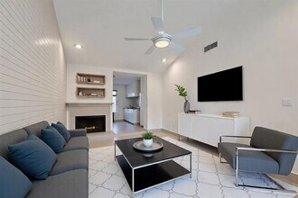 3004 Maywood Cir in Austin, TX - Building Photo - Building Photo