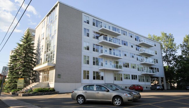 Centennial Towers & Braemore Plaza in Moncton, NB - Building Photo - Building Photo