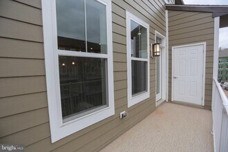 45132 Kincora Dr in Sterling, VA - Building Photo - Building Photo